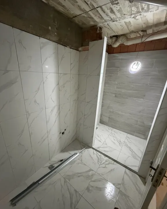 Banyo yenileme – Seramik uygulaması aşaması